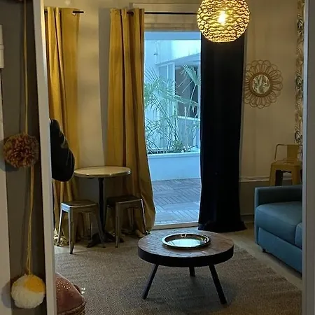 Appartement De Charme, Bed, La Rochelle *
