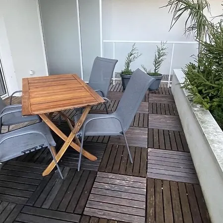 De Charme, Bed, La Rochelle Apartment *
